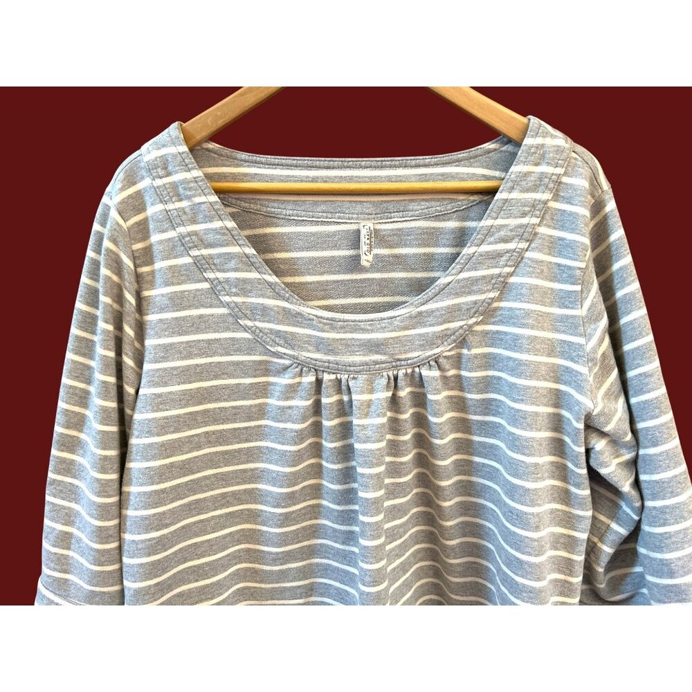 Old Navy Women's Gray White Striped Scoop Neck Blouse XXL Casual Relaxed